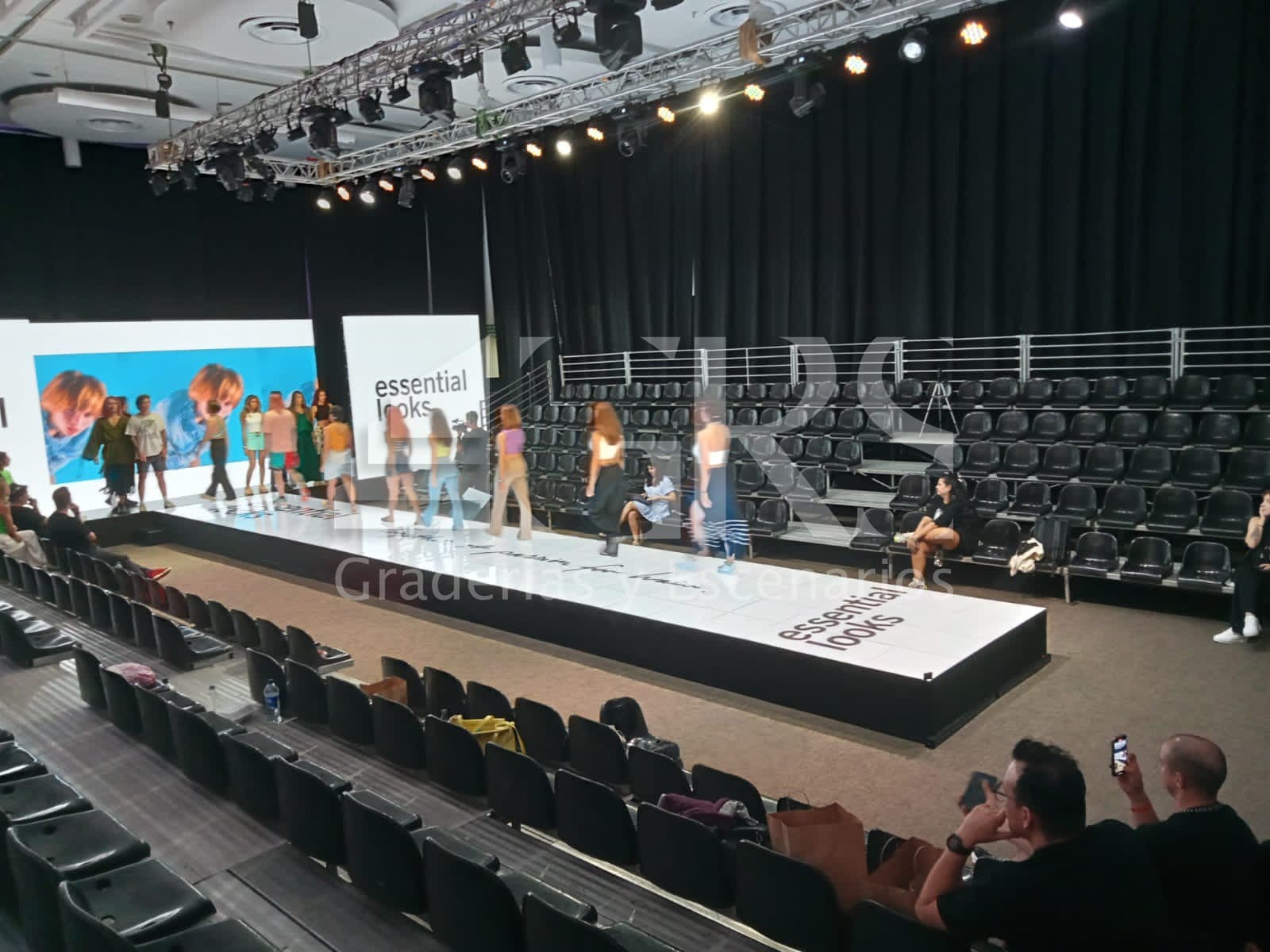 Alquiler de Graderías 101