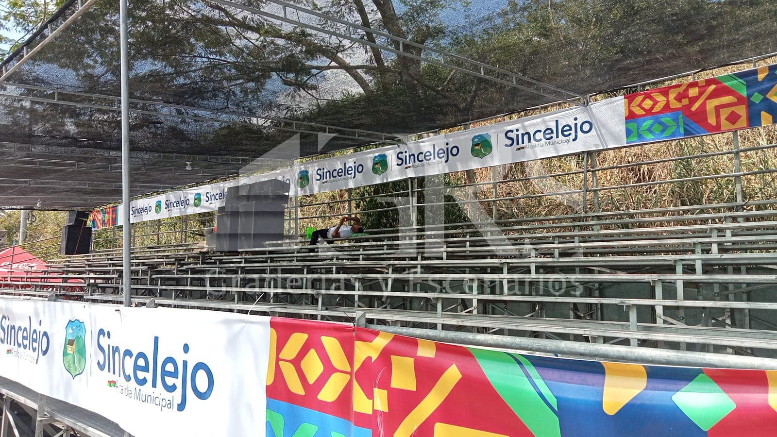 Alquiler de Graderías 104