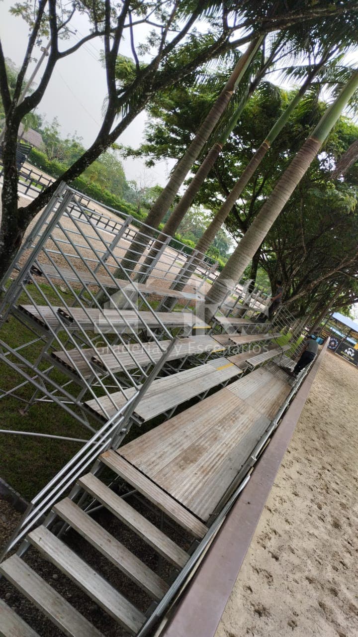 Alquiler de Graderías 131