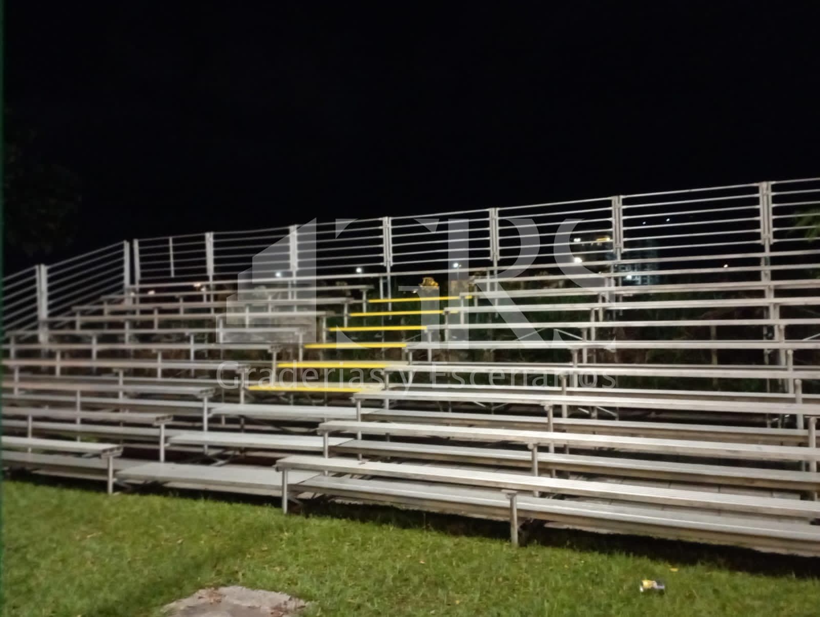 Alquiler de Graderías 144