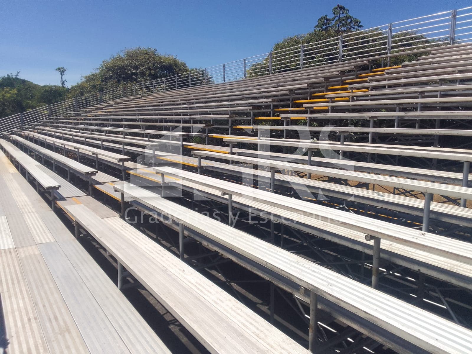 Alquiler de Graderías 153