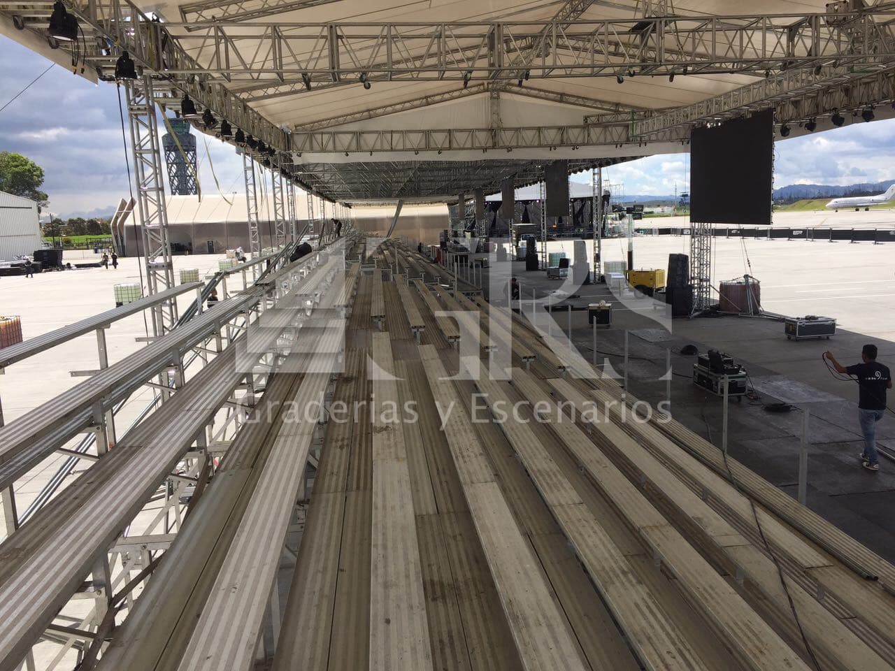 Alquiler de Graderías 57