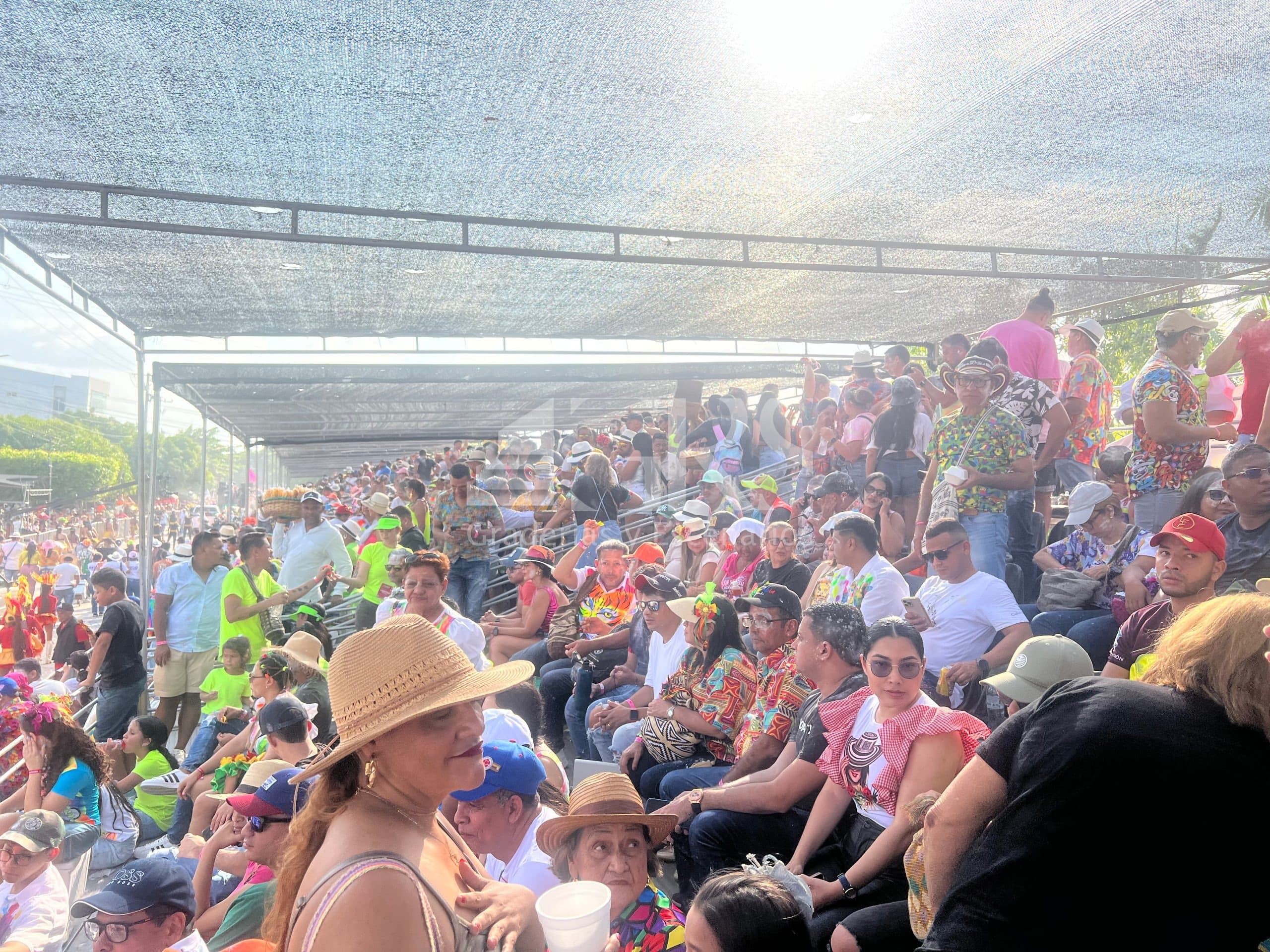 Alquiler de Graderías 64