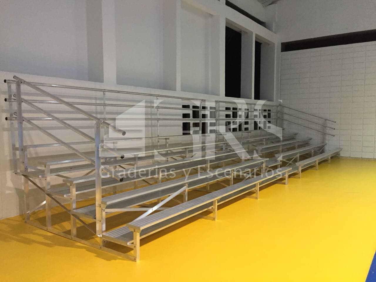 Venta de Graderías 83